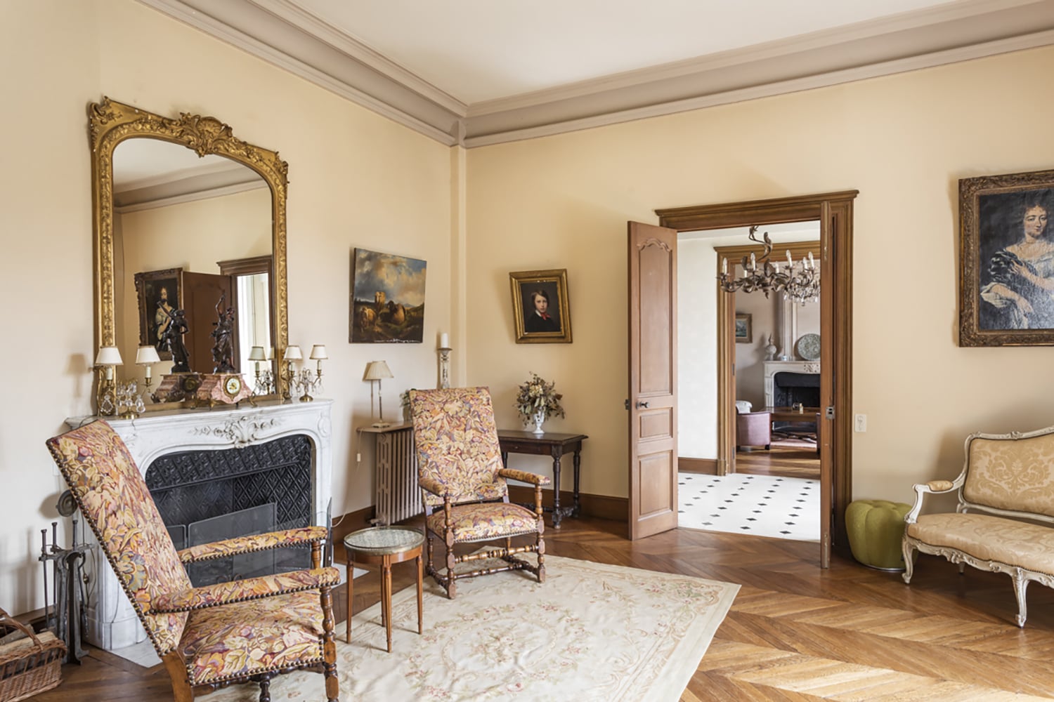 Sitting room | Holiday château in Lombron