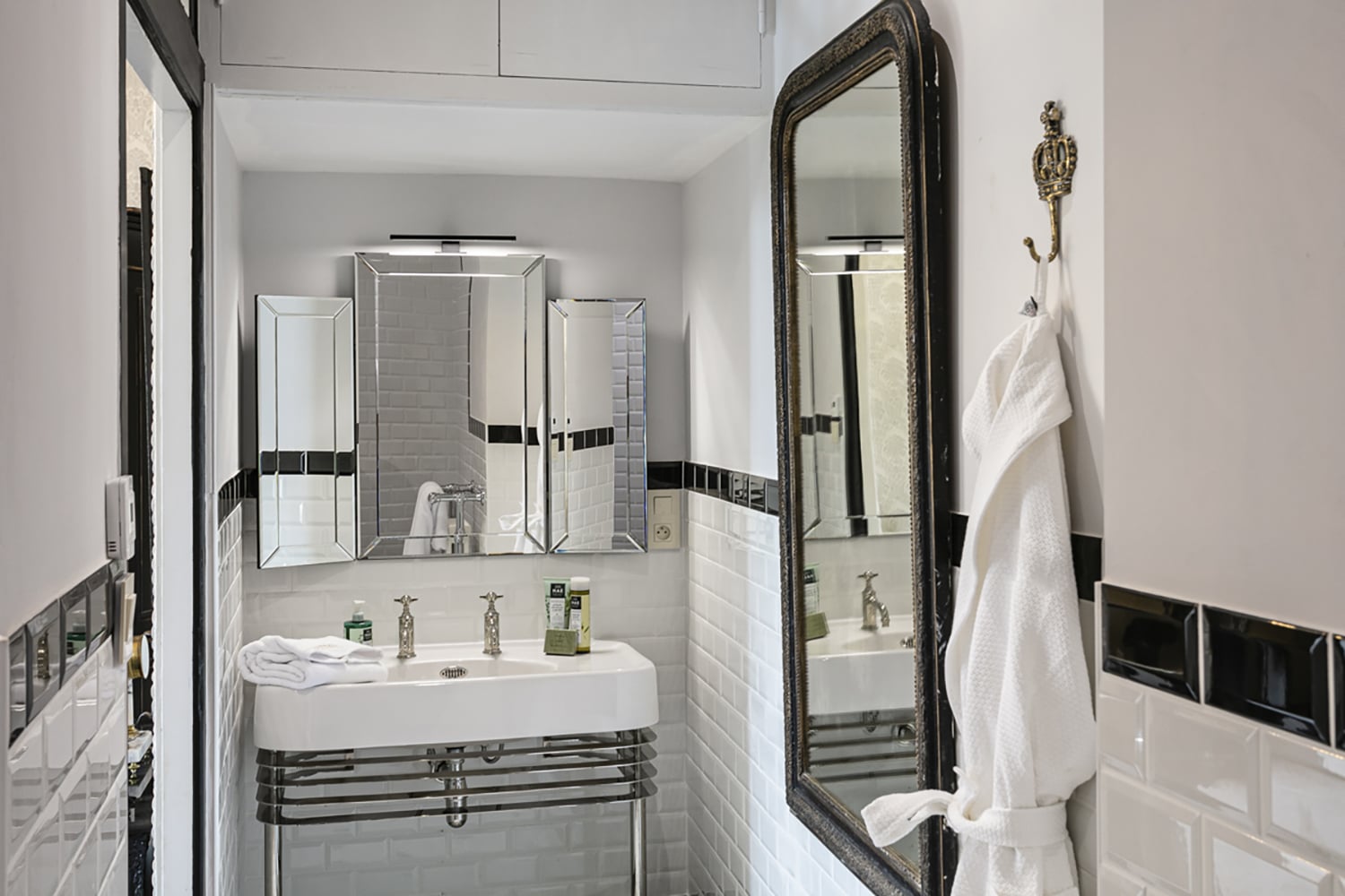 Bathroom | Holiday château in Carlux