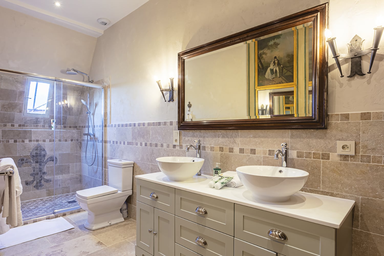 Bathroom | Holiday château in Carlux
