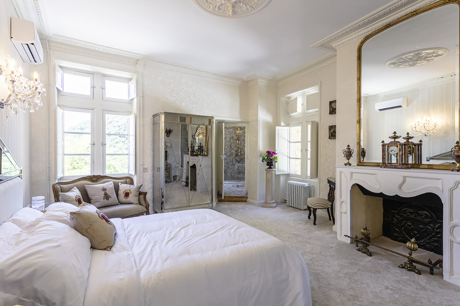 Bedroom | Holiday château in Carlux