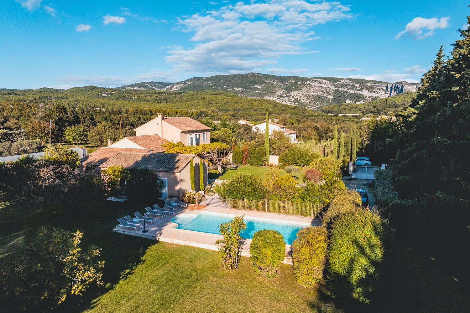 Holiday villa in Saumane-de-Vaucluse with private heated pool