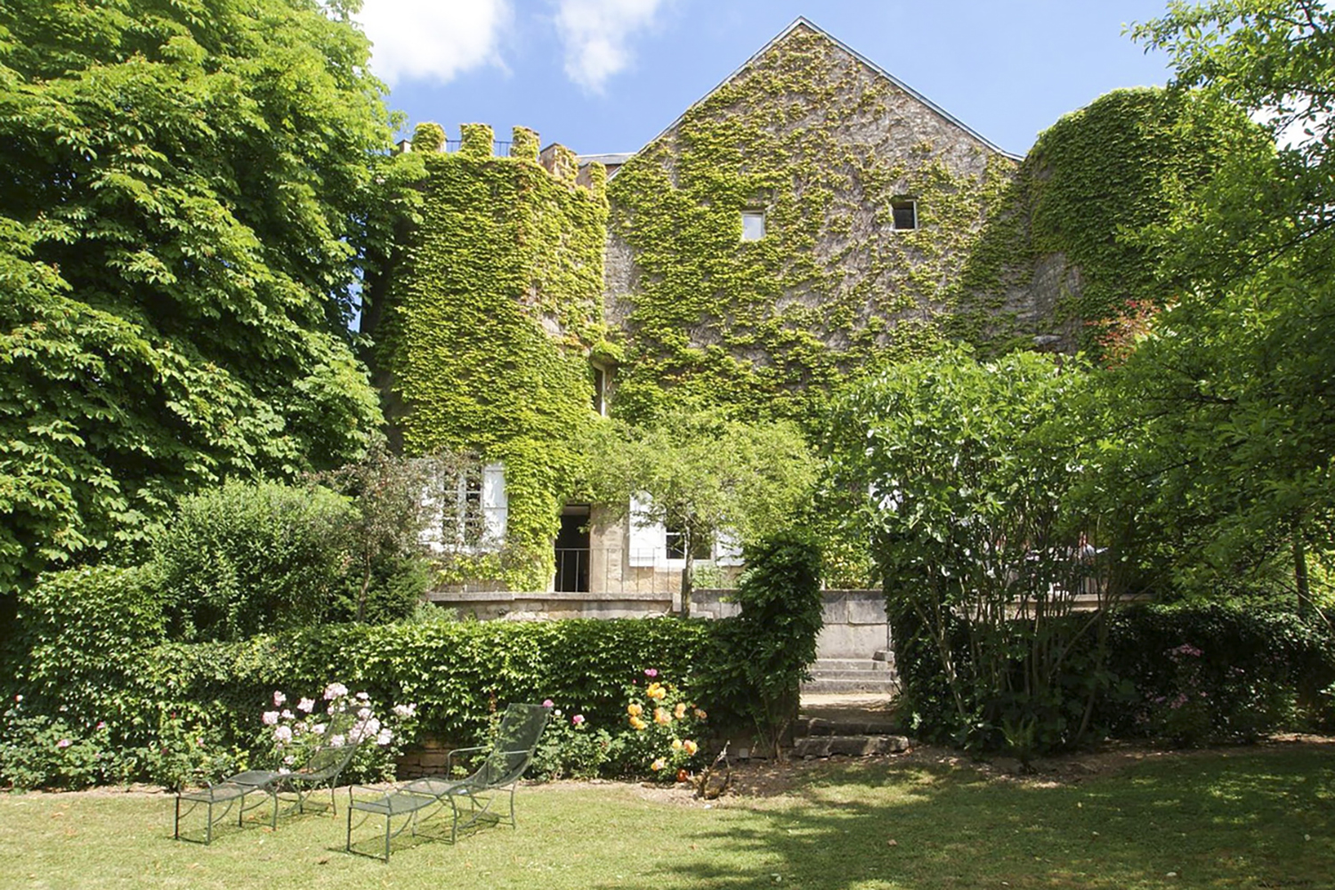 Holiday château in Bourgogne-Franche-Comté