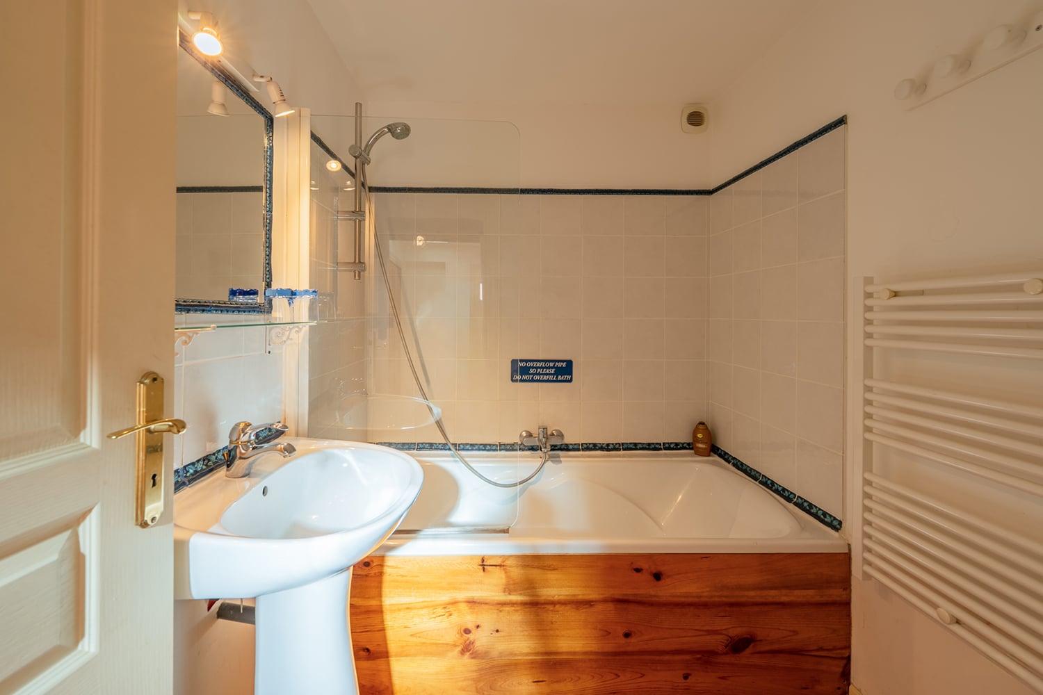 Bathroom | Holiday home in Occitanie