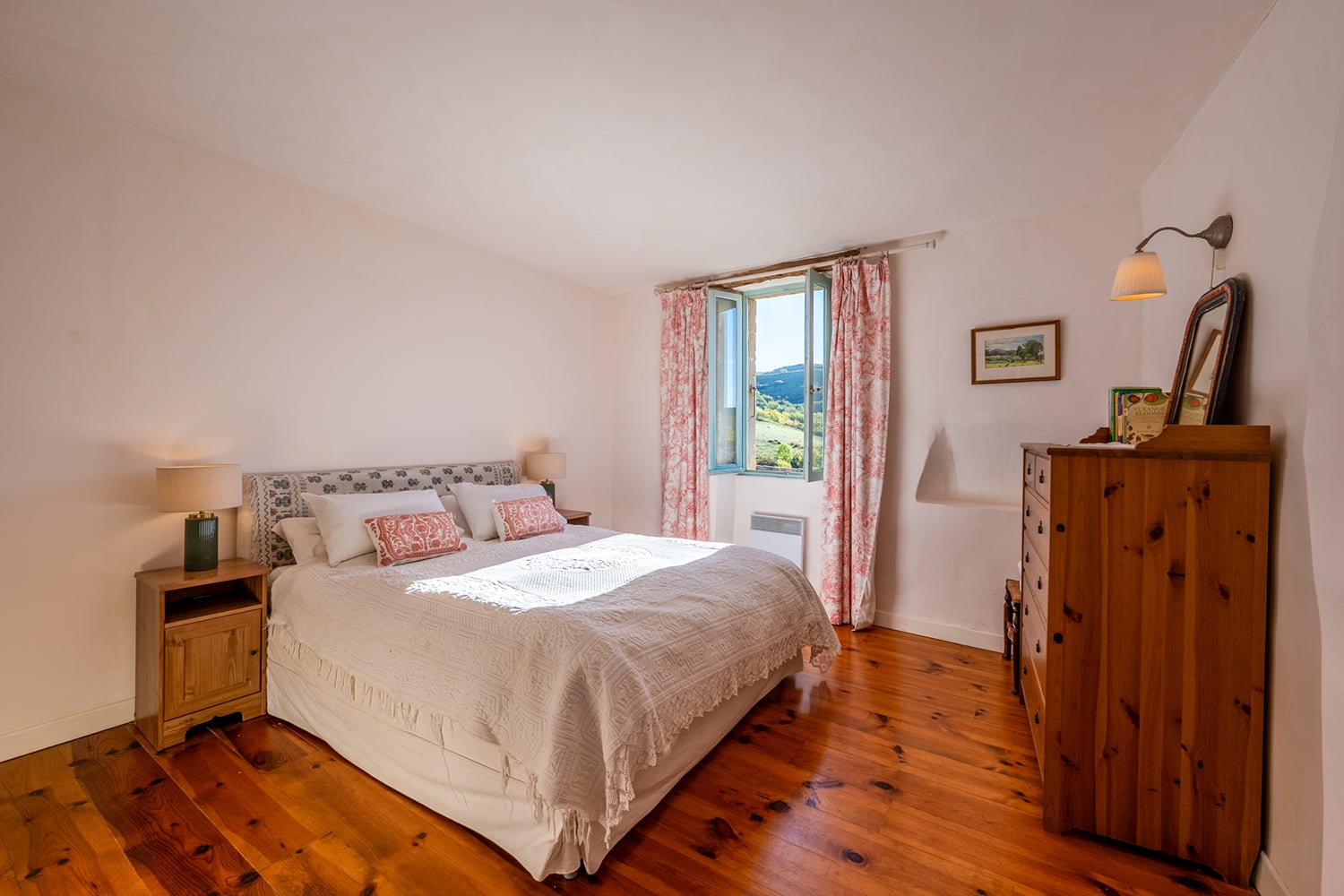 Bedroom | Holiday home in Occitanie