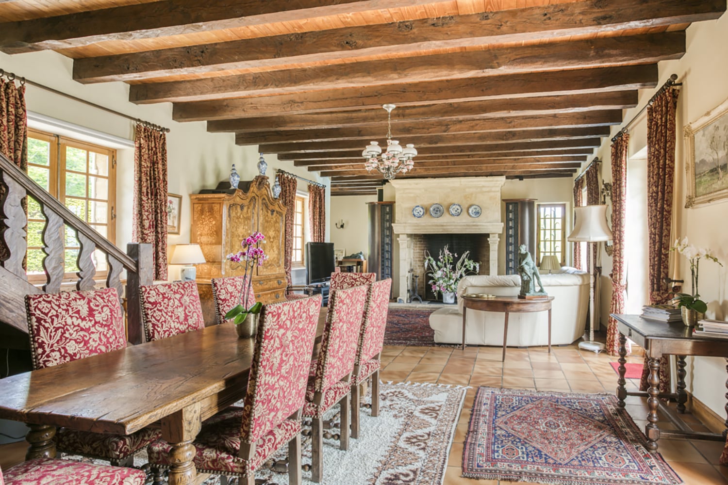 Dining room | Holiday home in Nouvelle-Aquitaine