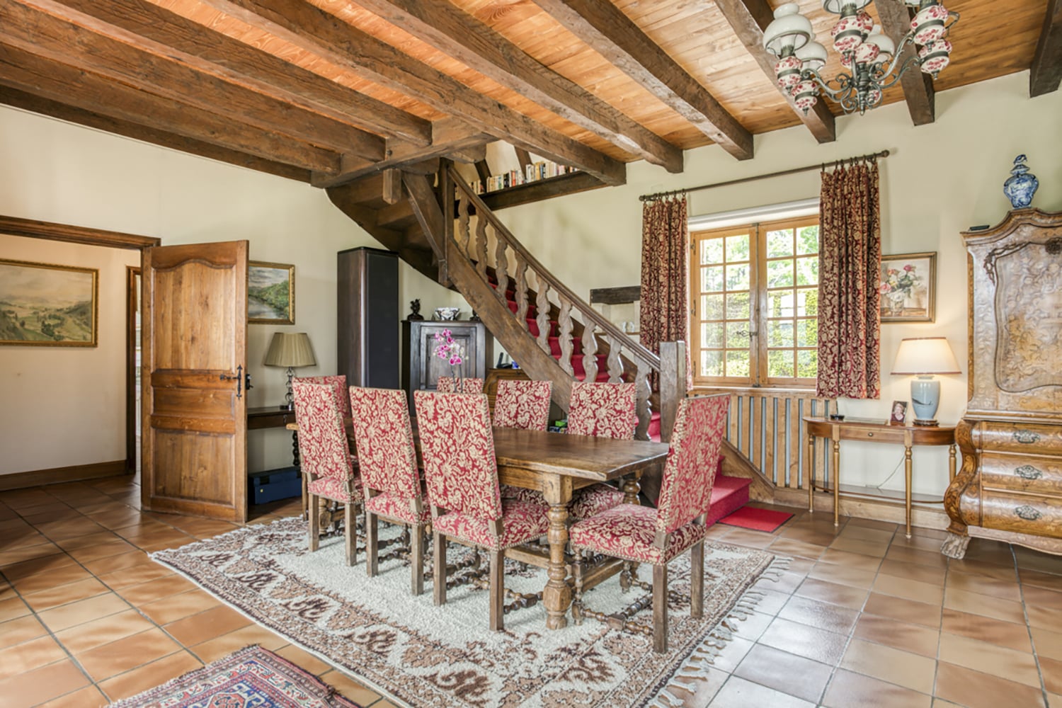 Dining room | Holiday home in Nouvelle-Aquitaine