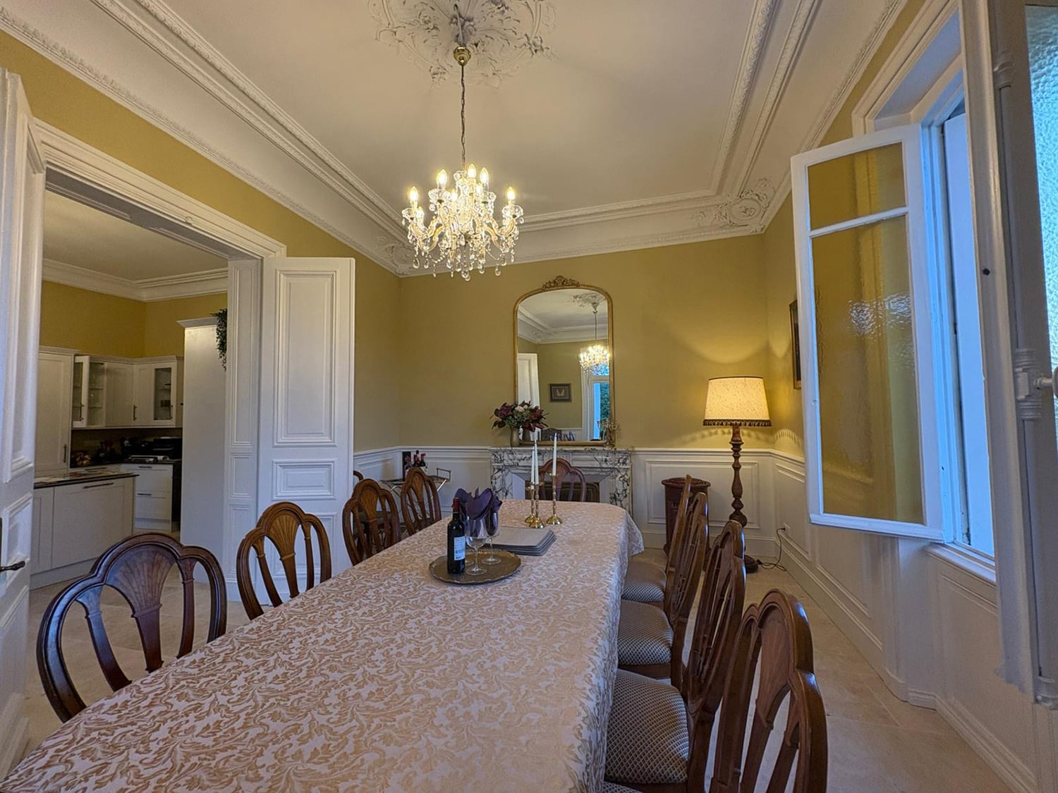 Dining room | Holiday château in Nouvelle-Aquitaine