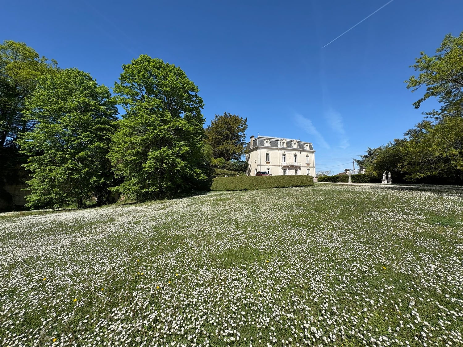 Holiday château in Nouvelle-Aquitaine
