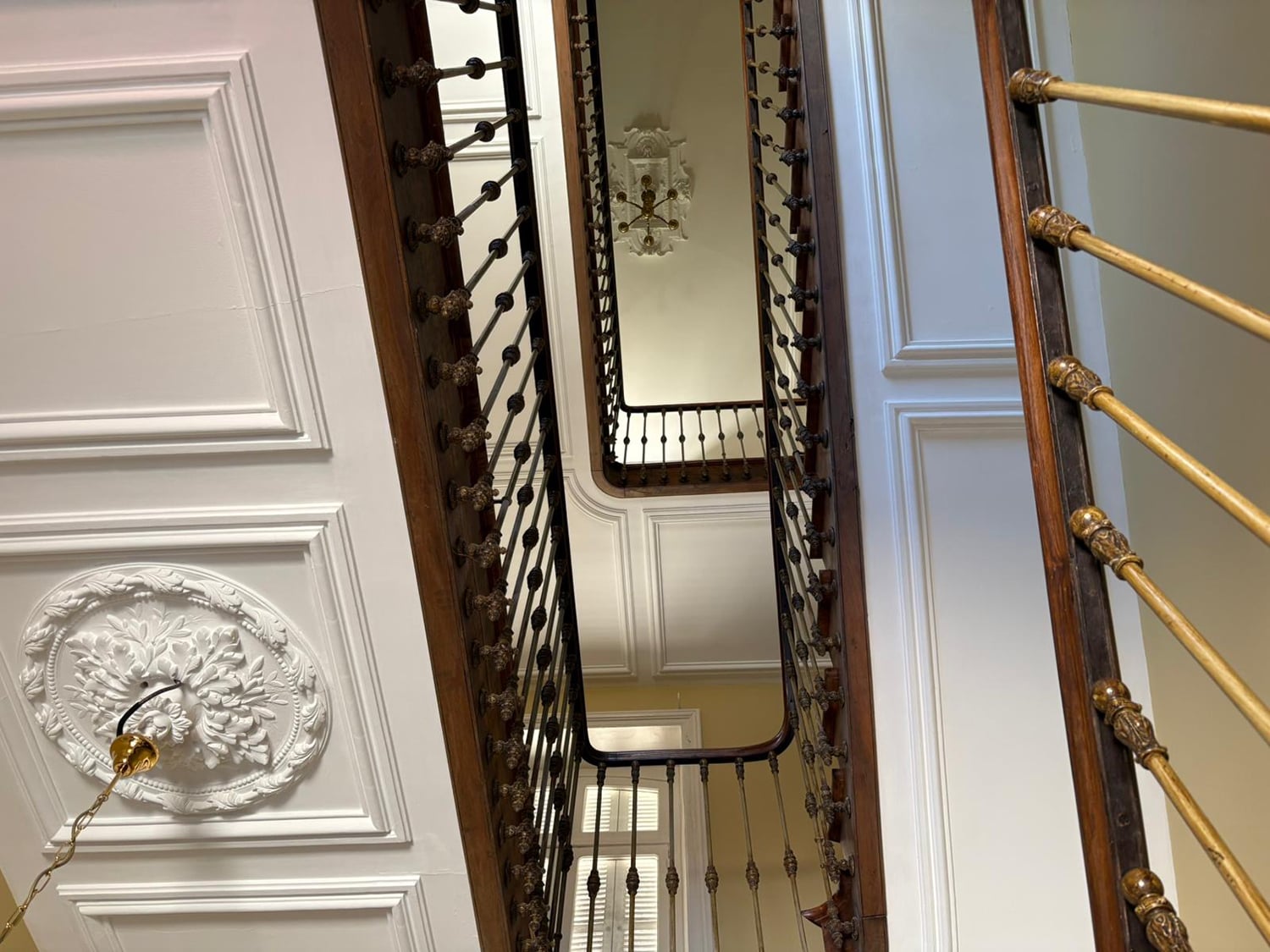 Staircase | Holiday château in Nouvelle-Aquitaine