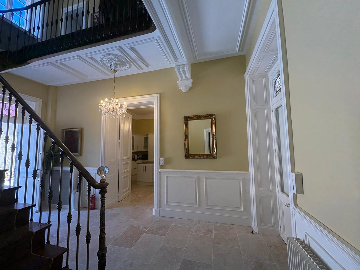 Staircase | Holiday château in Nouvelle-Aquitaine