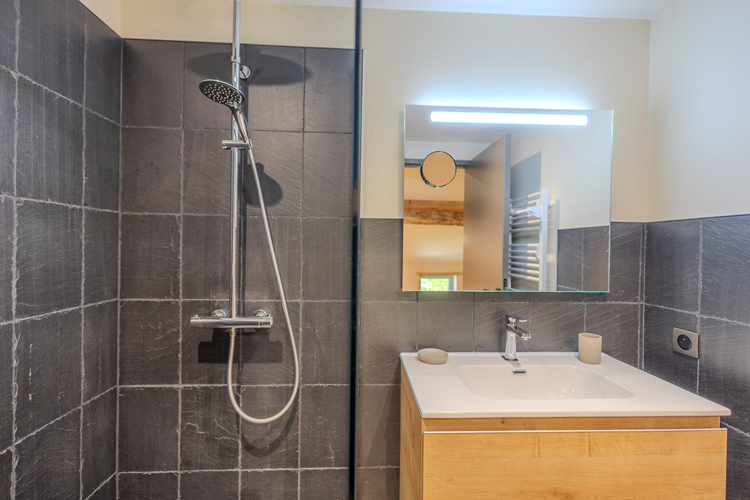 Bathroom | Holiday home in Clermont-Dessous