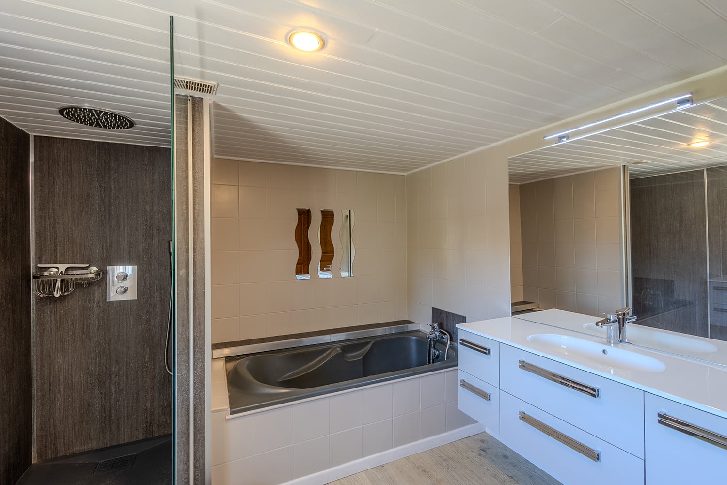 Bathroom | Holiday home in Montesquieu
