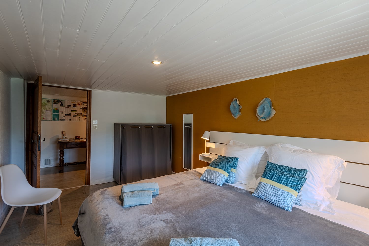 Bedroom | Holiday home in Montesquieu