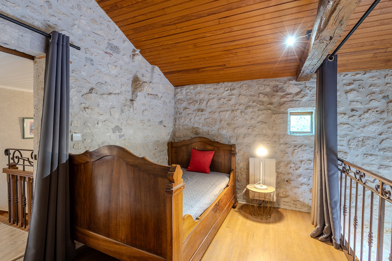 Bedroom | Holiday home in Montesquieu