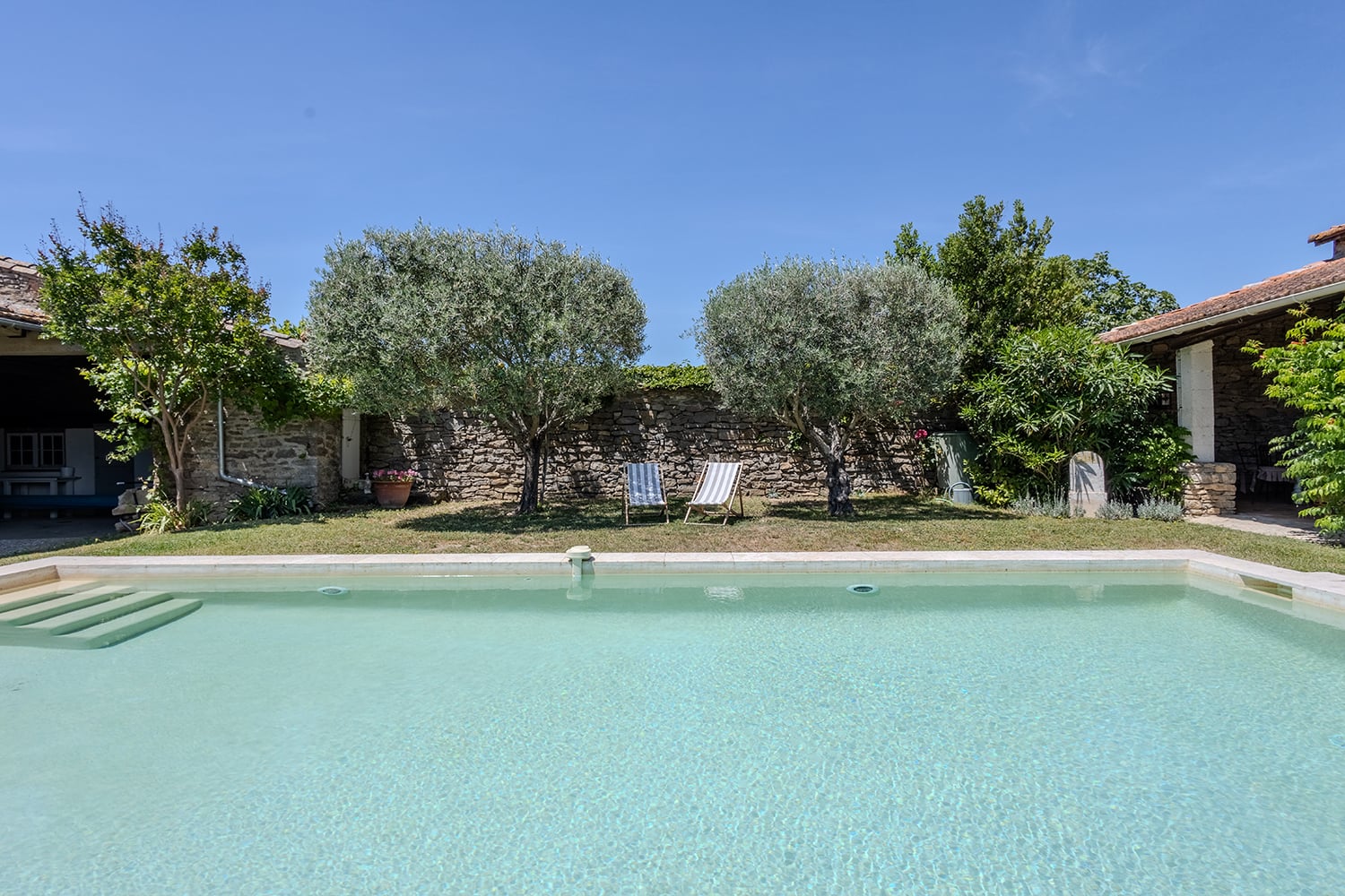 Private pool Private pool