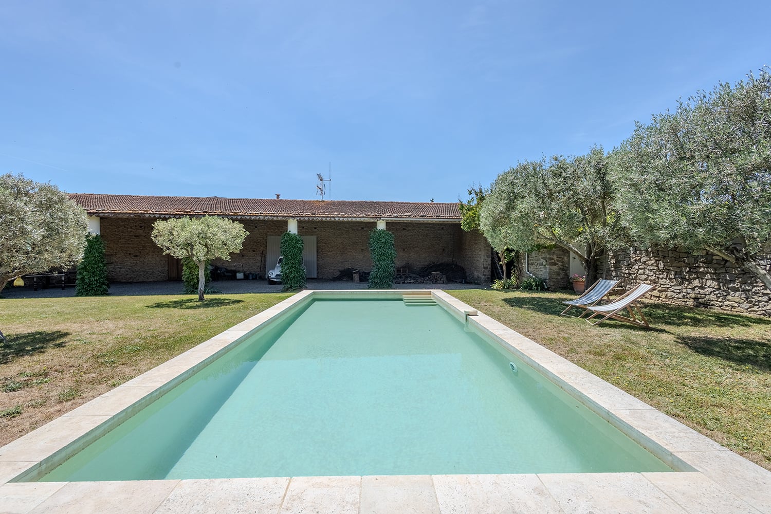 Private pool Private pool