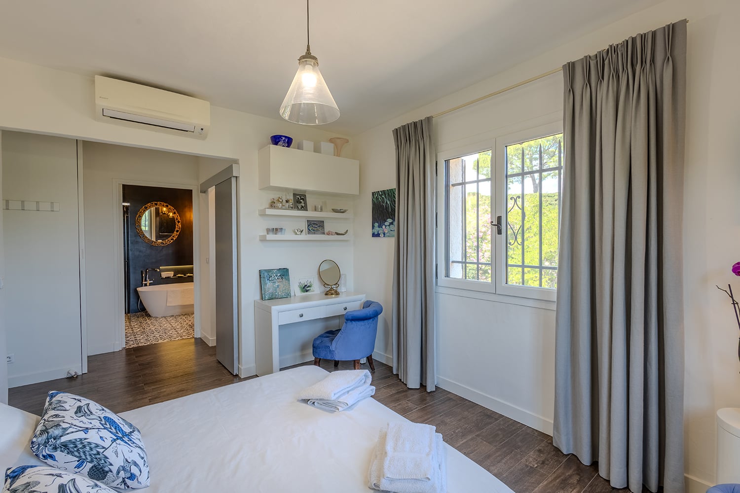 Bedroom | Holiday villa in Biot Bedroom | Holiday villa in Biot