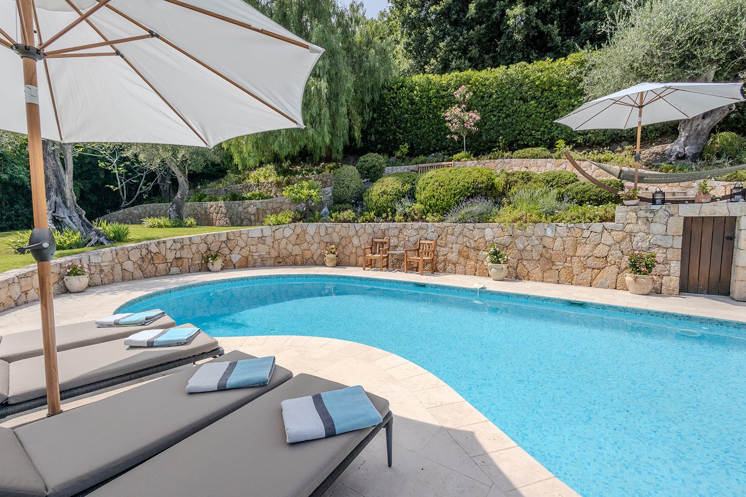 Private pool Private pool