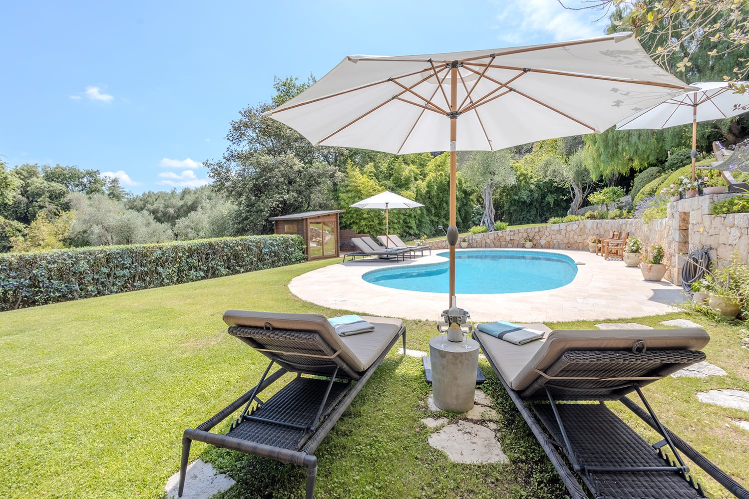 Private pool Private pool