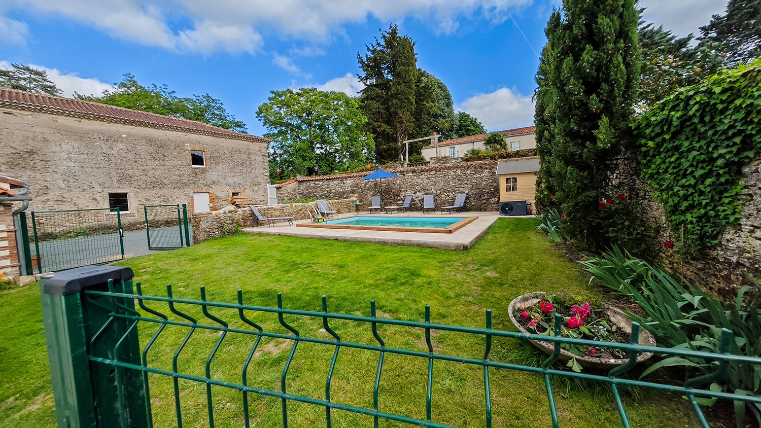 Private pool and garden Private pool and garden