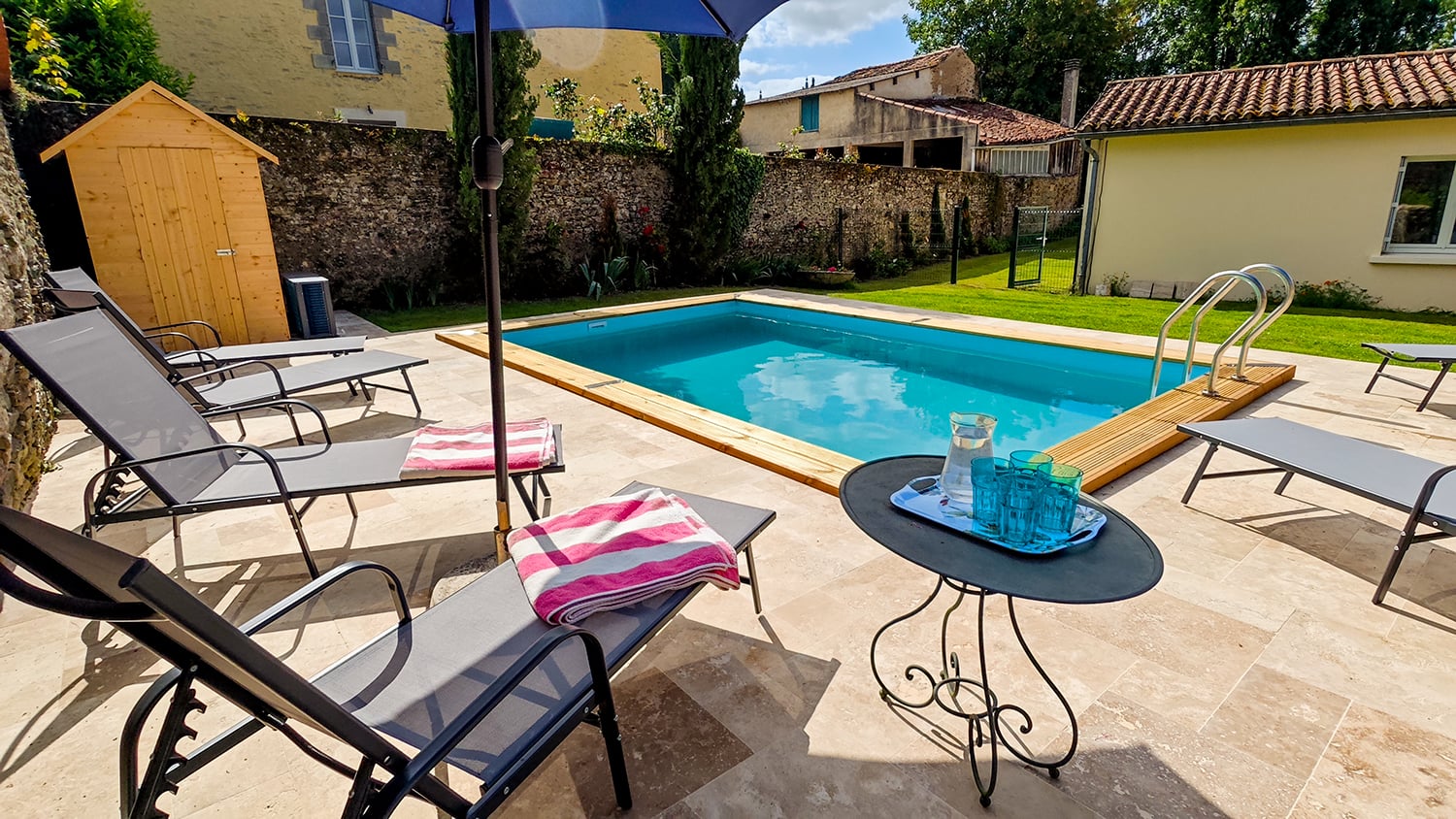 Private pool Private pool