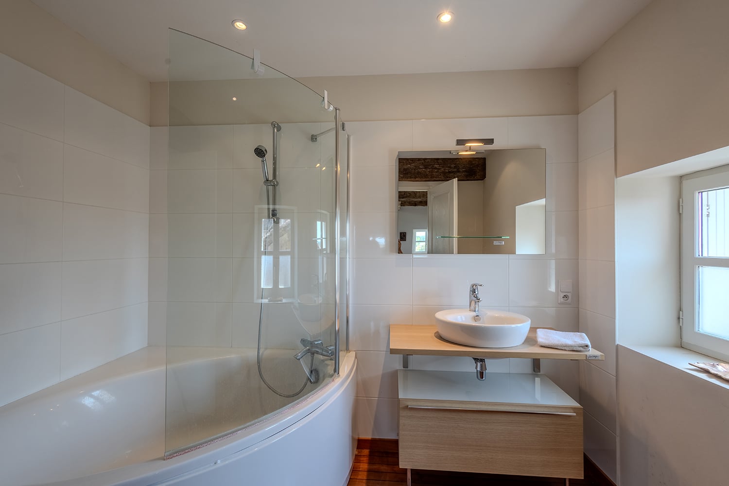 Bathroom | Holiday home in Lauzun Bathroom | Holiday home in Lauzun