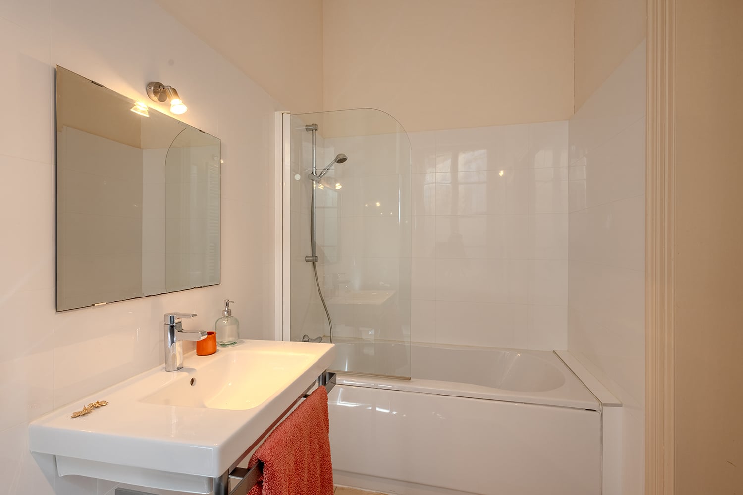 Bathroom | Holiday home in Lauzun Bathroom | Holiday home in Lauzun