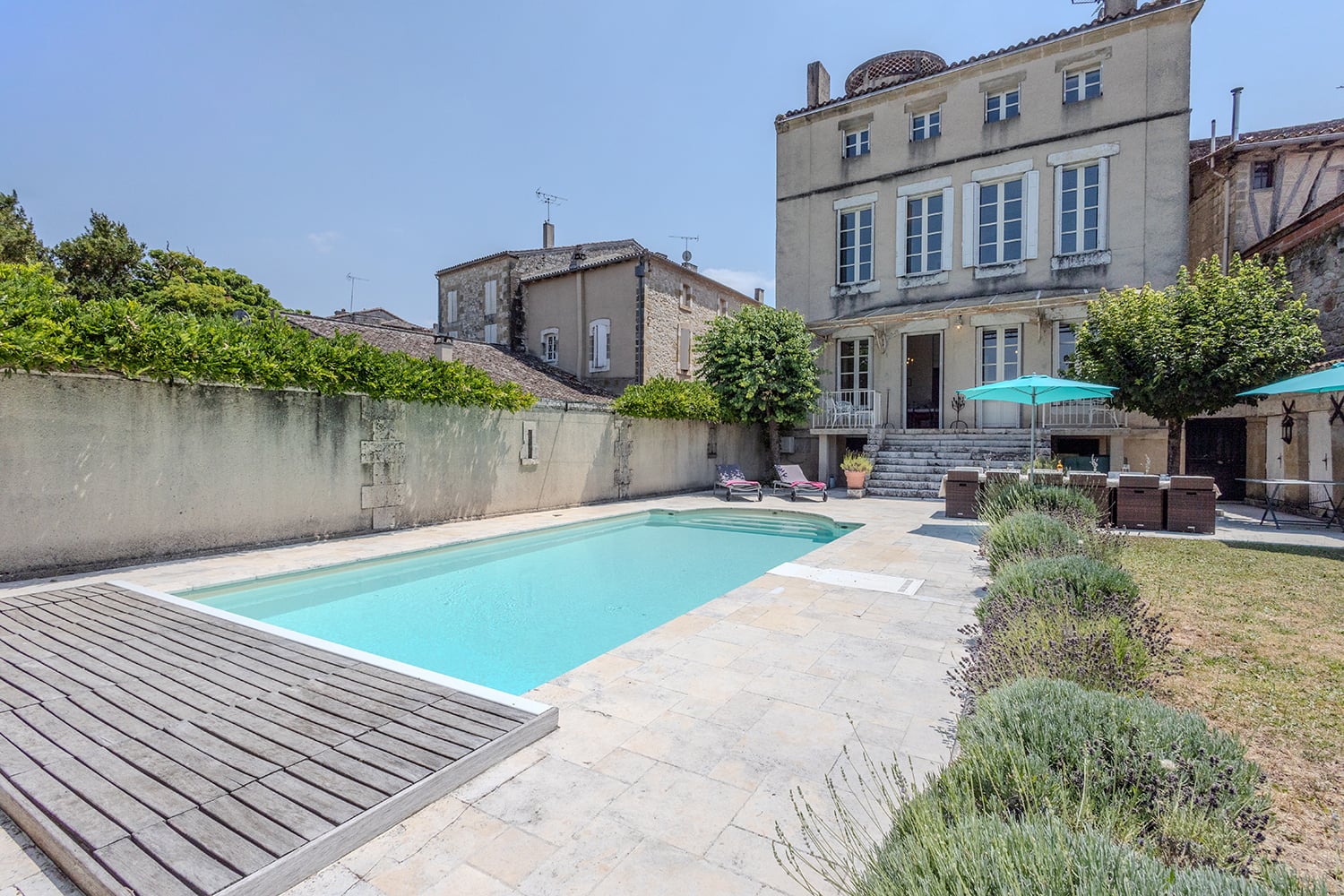 Holiday home in Lauzun with private heated pool Holiday home in Lauzun with private heated pool