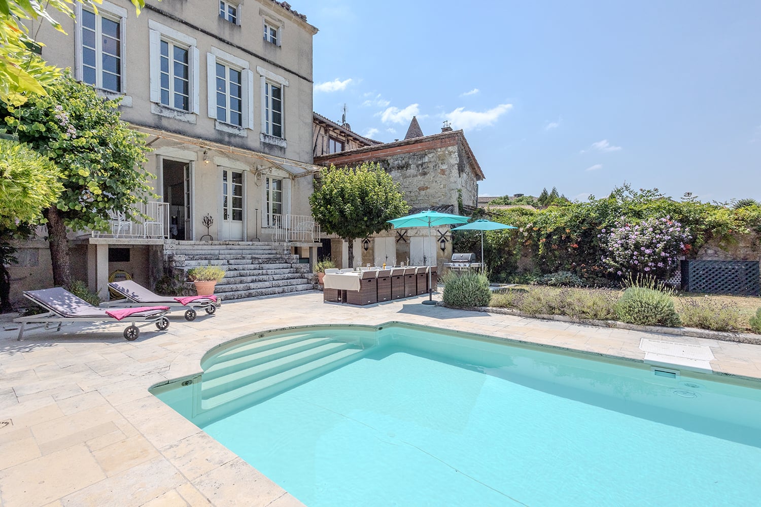 Holiday home in Lauzun with private heated pool Holiday home in Lauzun with private heated pool