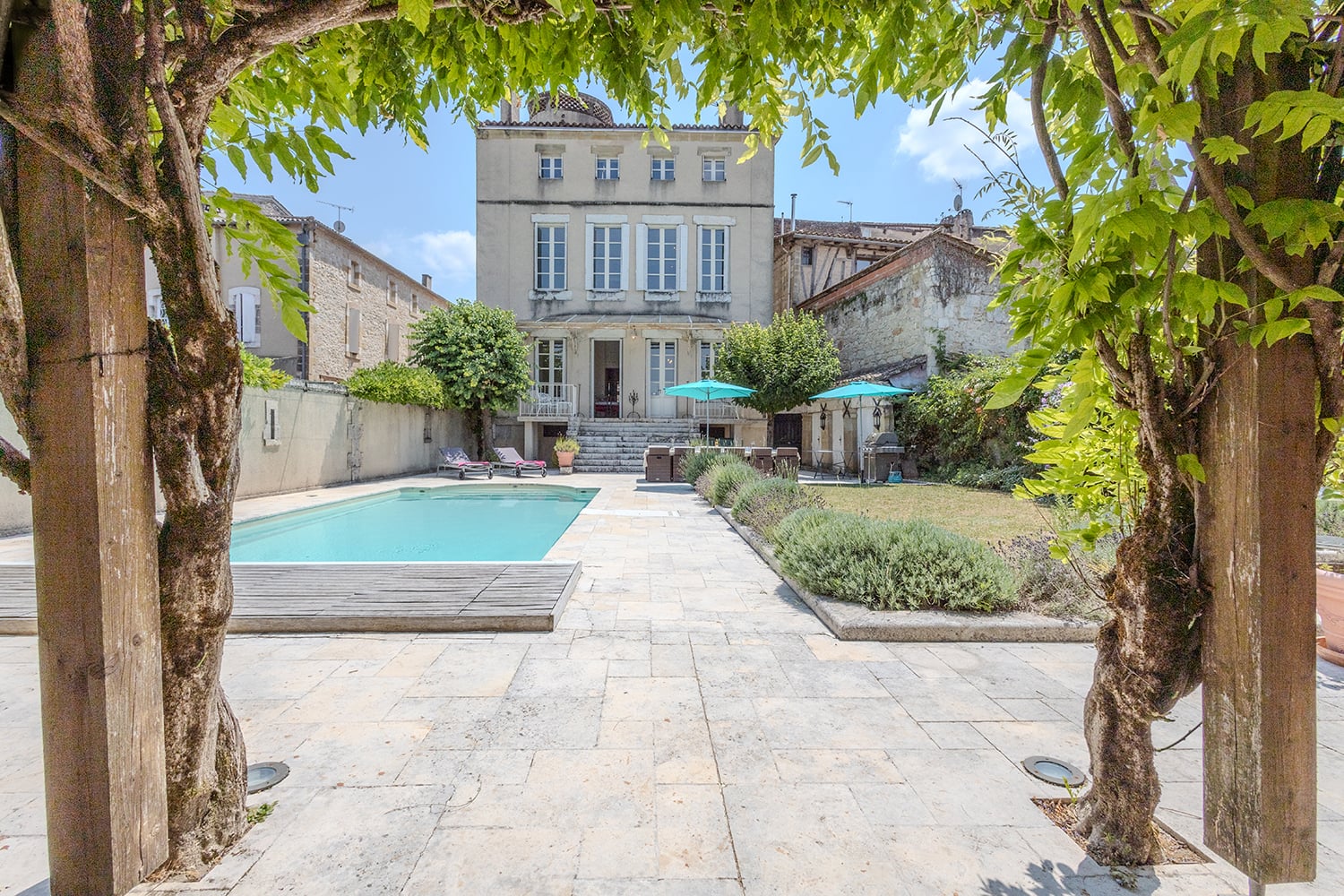 Holiday home in Lauzun with private heated pool Holiday home in Lauzun with private heated pool