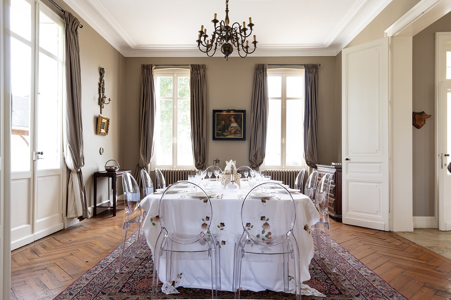 Dining room | Vacation château in Gironde Dining room | Vacation château in Gironde