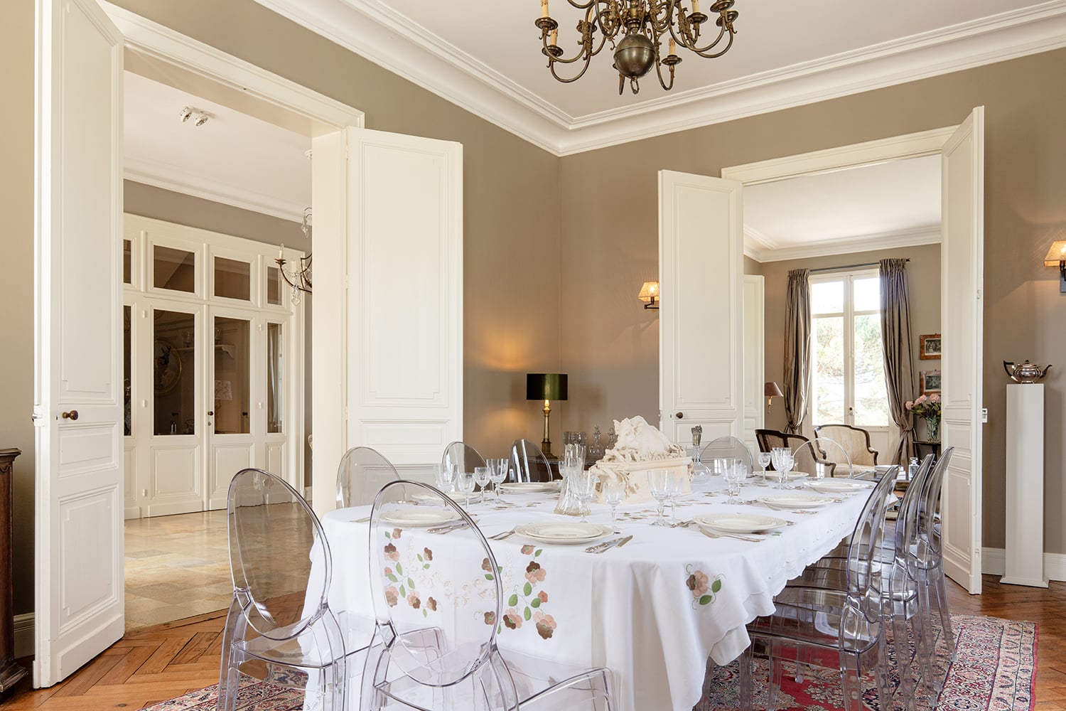 Dining room | Vacation château in Gironde Dining room | Vacation château in Gironde