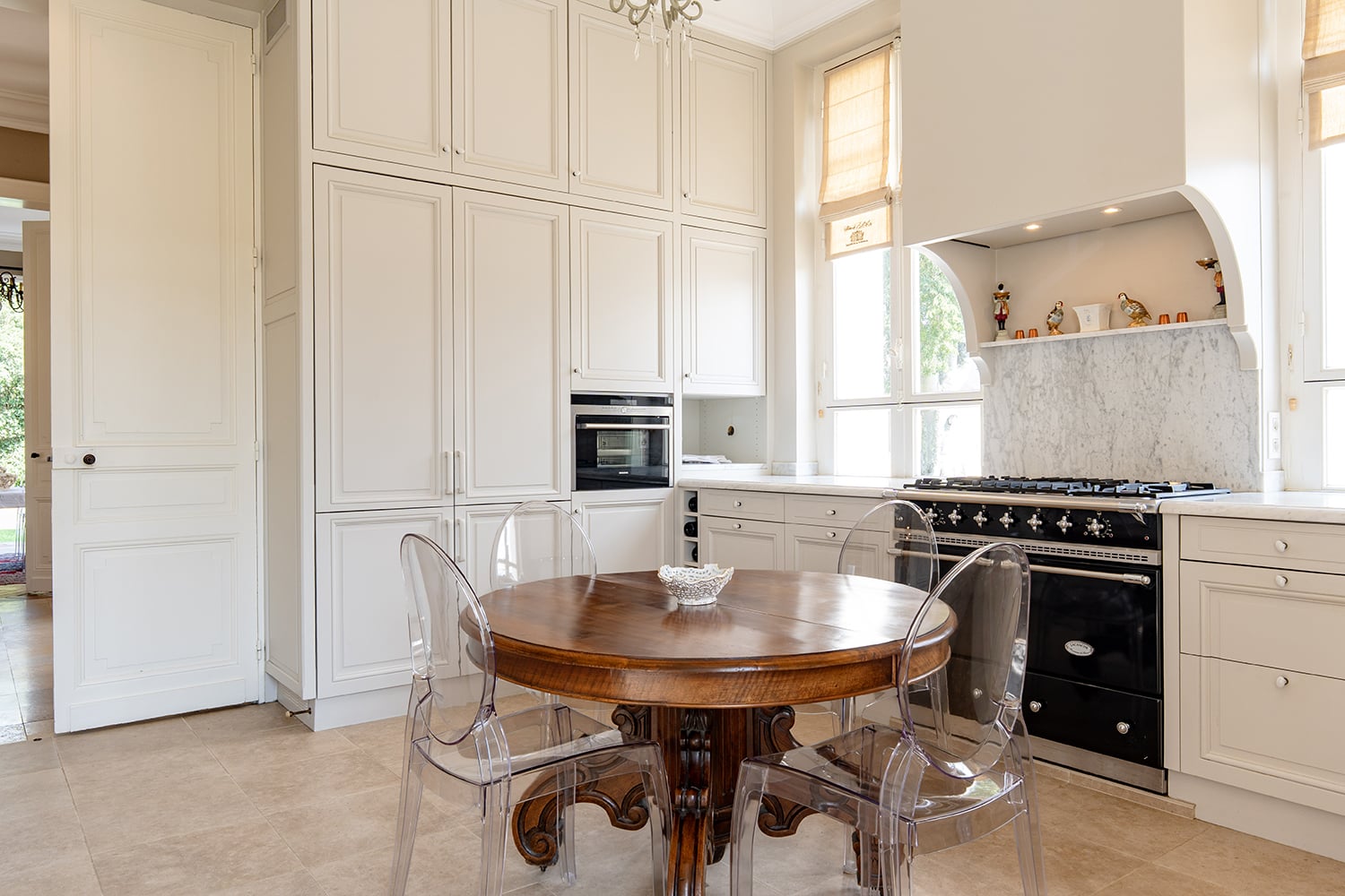 Kitchen | Vacation château in Gironde Kitchen | Vacation château in Gironde