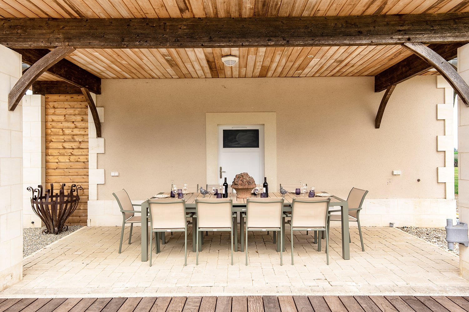 Shaded dining terrace Shaded dining terrace