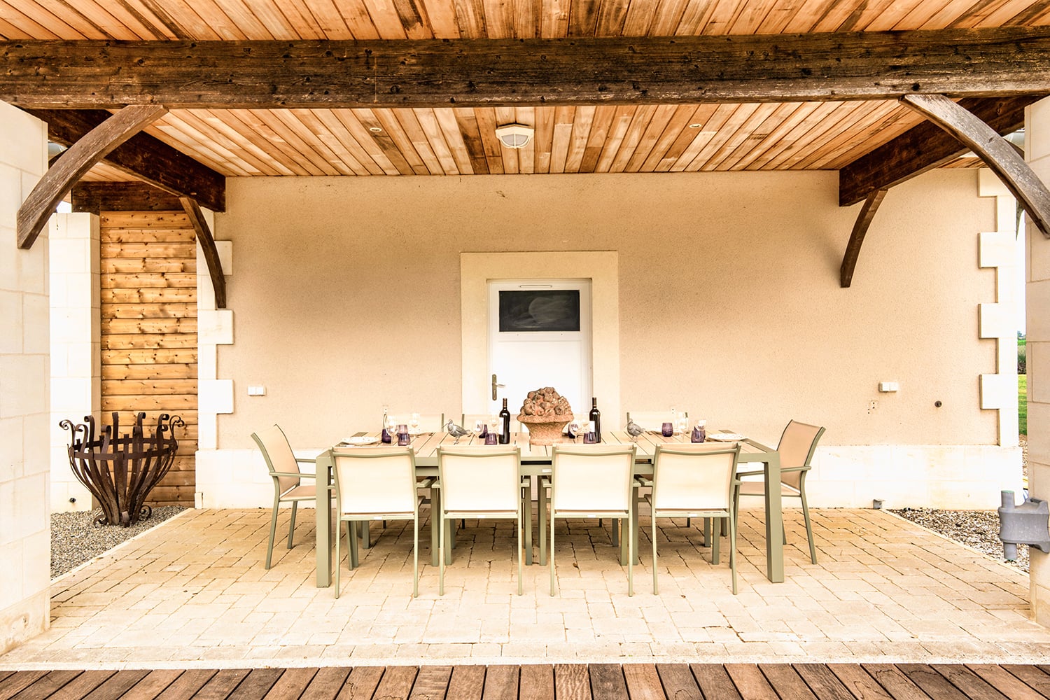 Shaded dining terrace Shaded dining terrace