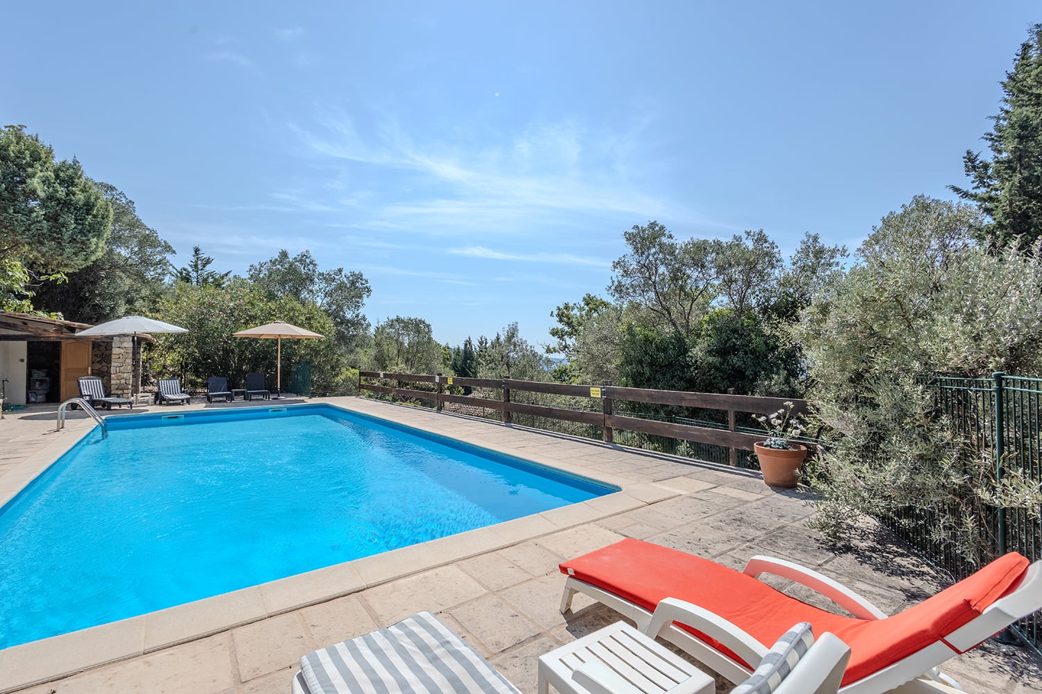 Private pool Private pool