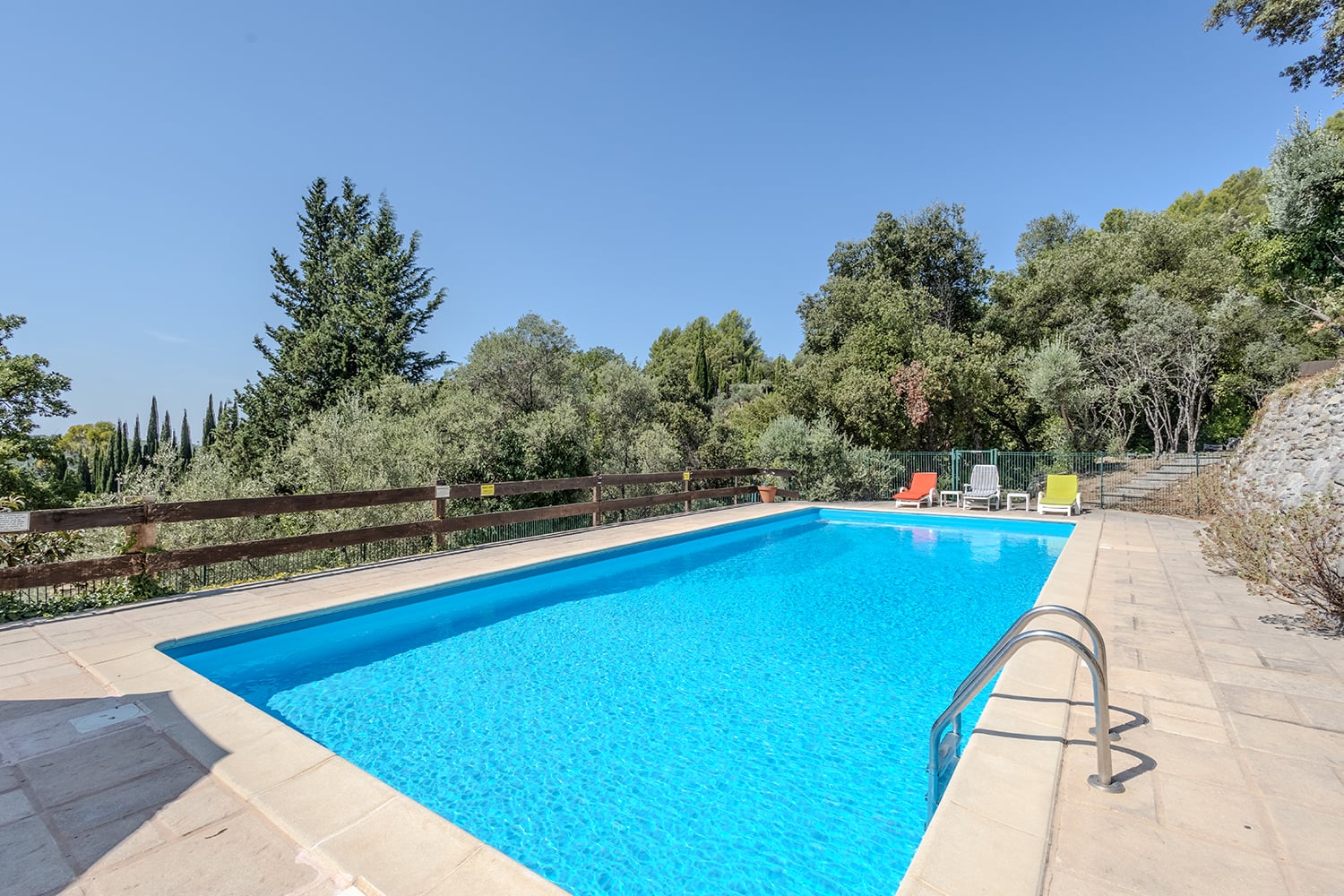 Private pool Private pool