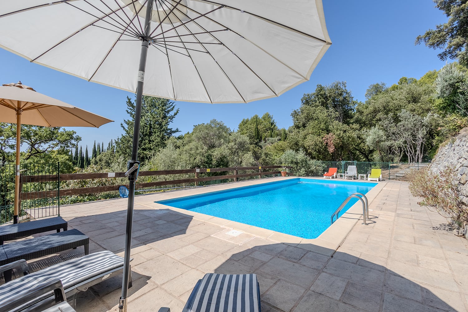 Private pool Private pool