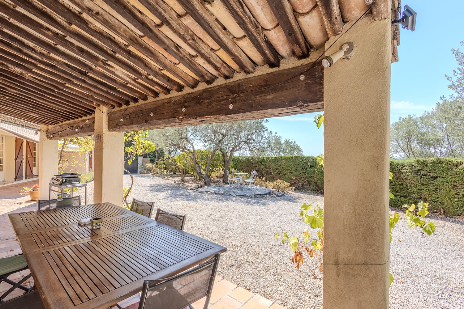 Shaded dining terrace Shaded dining terrace