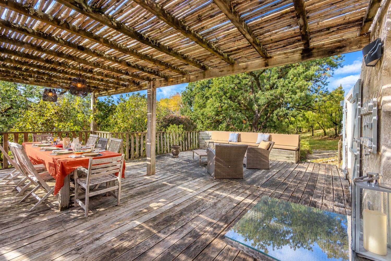 Shaded dining terrace Shaded dining terrace