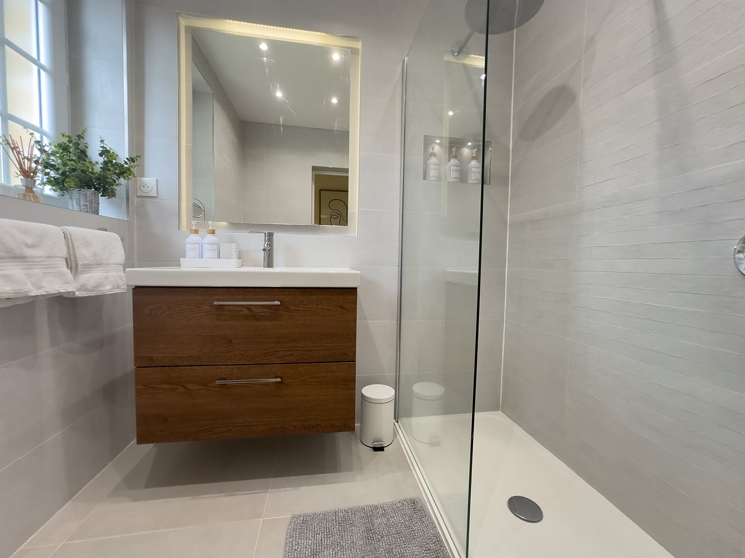 Bathroom | Holiday home in Nouvelle-Aquitaine Bathroom | Holiday home in Nouvelle-Aquitaine