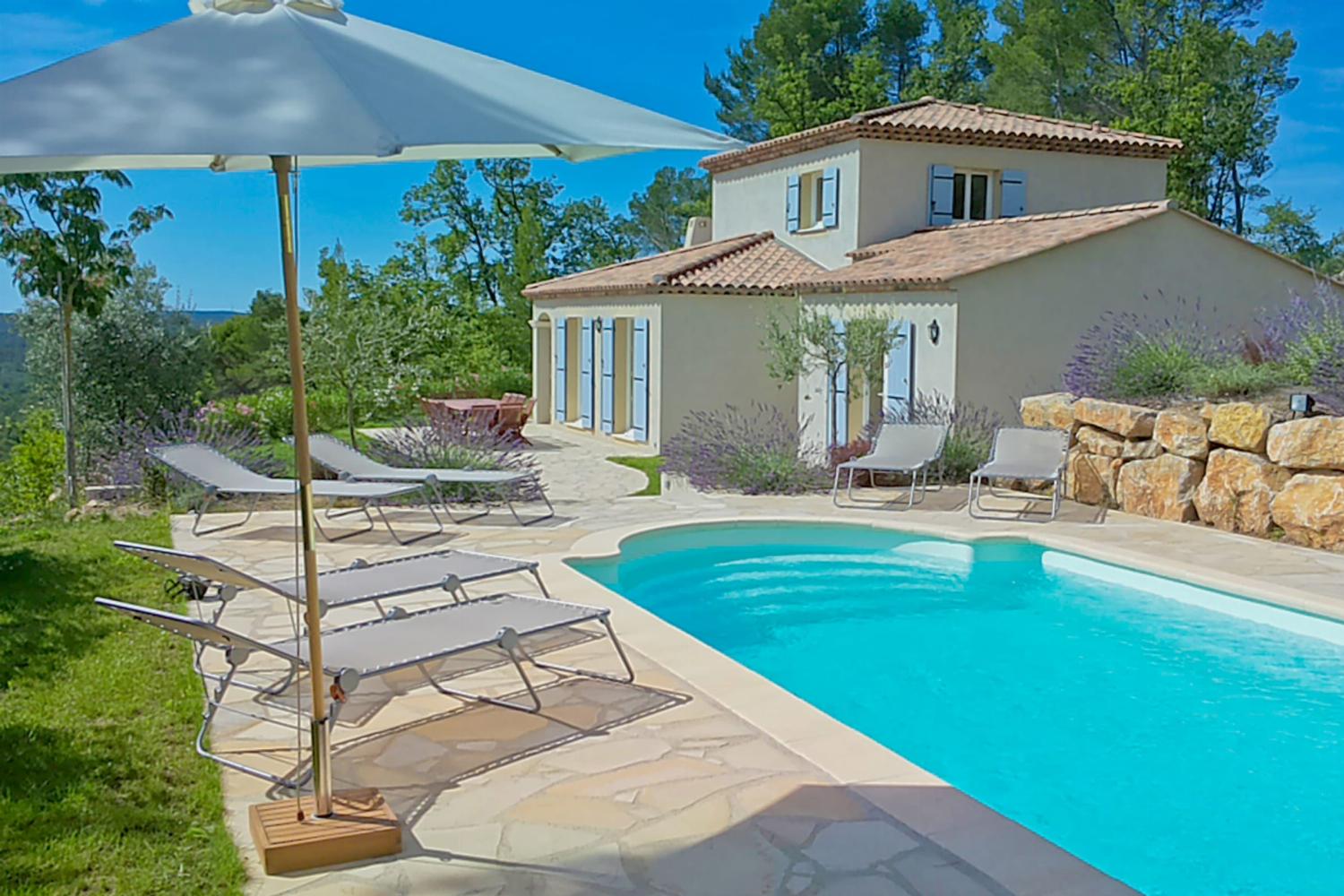 Holiday villa in Provence with private heated pool