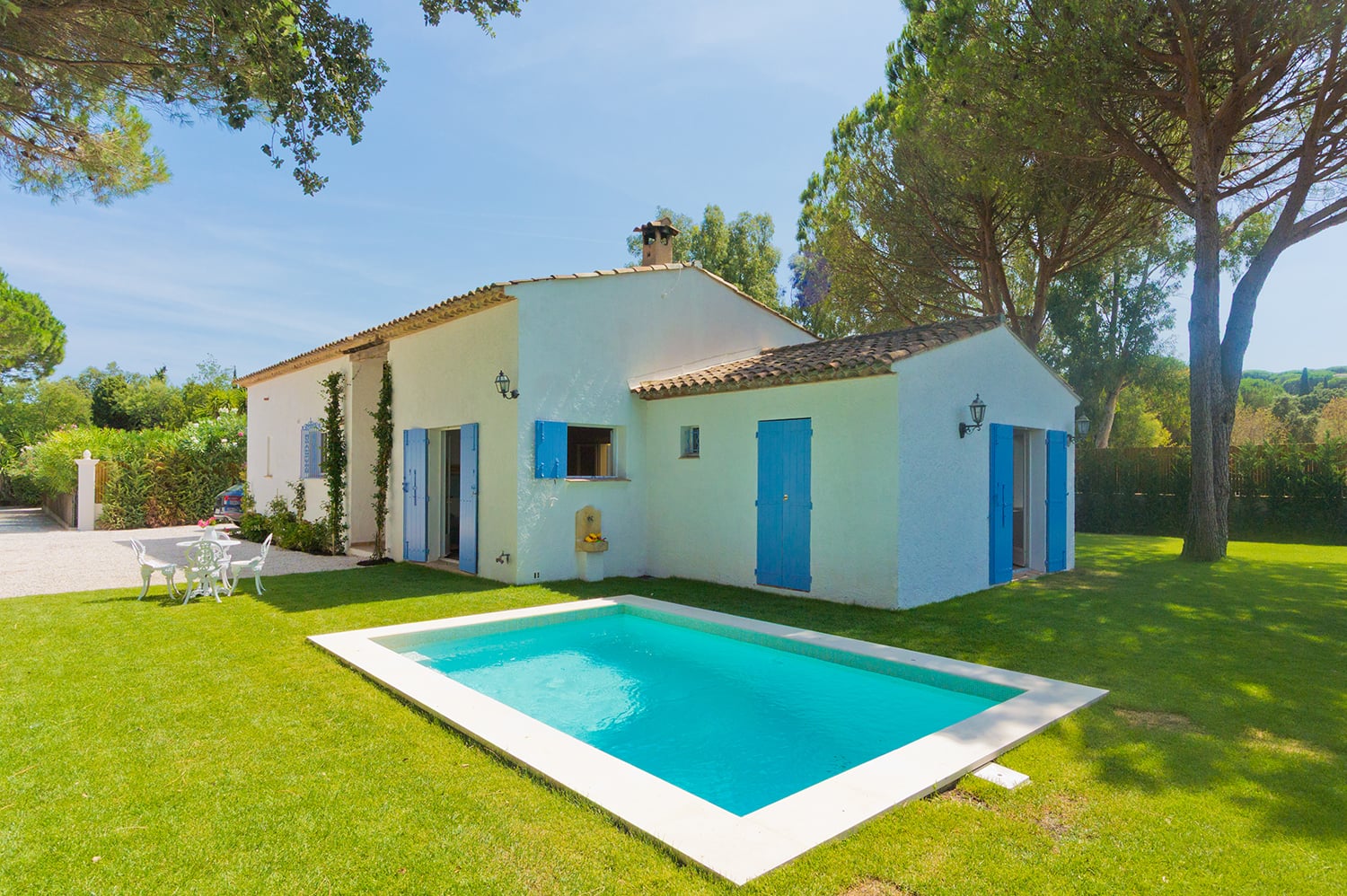 Provence holiday home with private pool