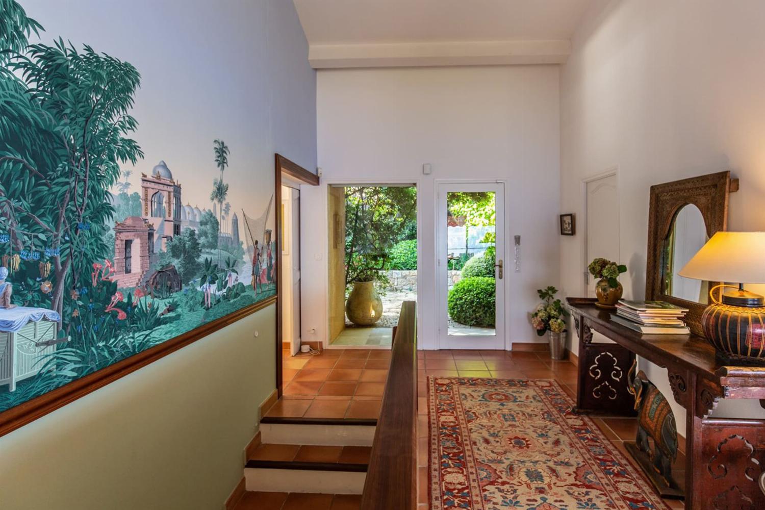 Hallway | Holiday villa in Corsica