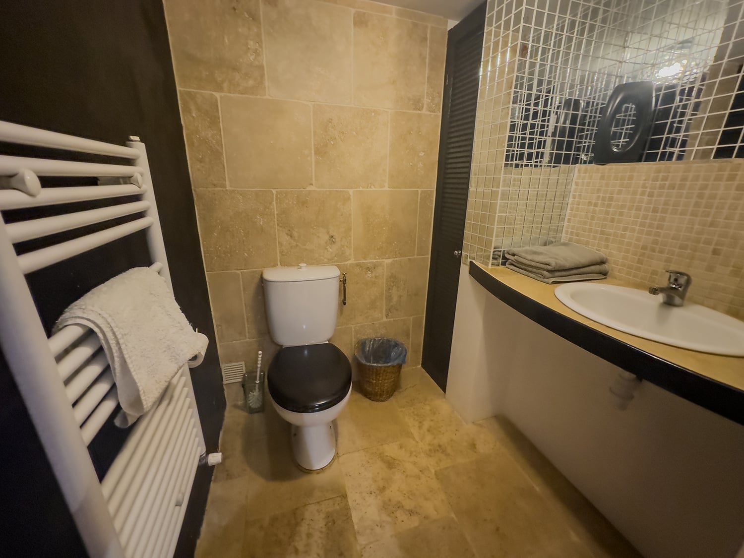 Bathroom | Holiday accommodation in Nyons