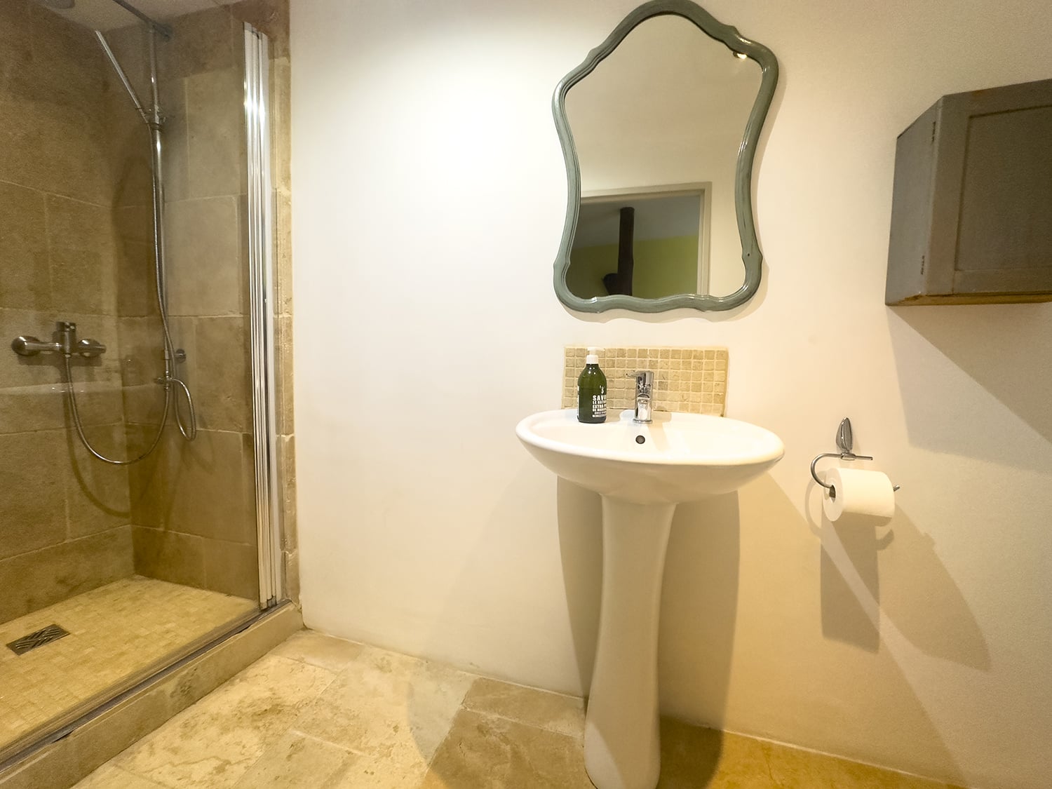 Bathroom | Holiday accommodation in Nyons