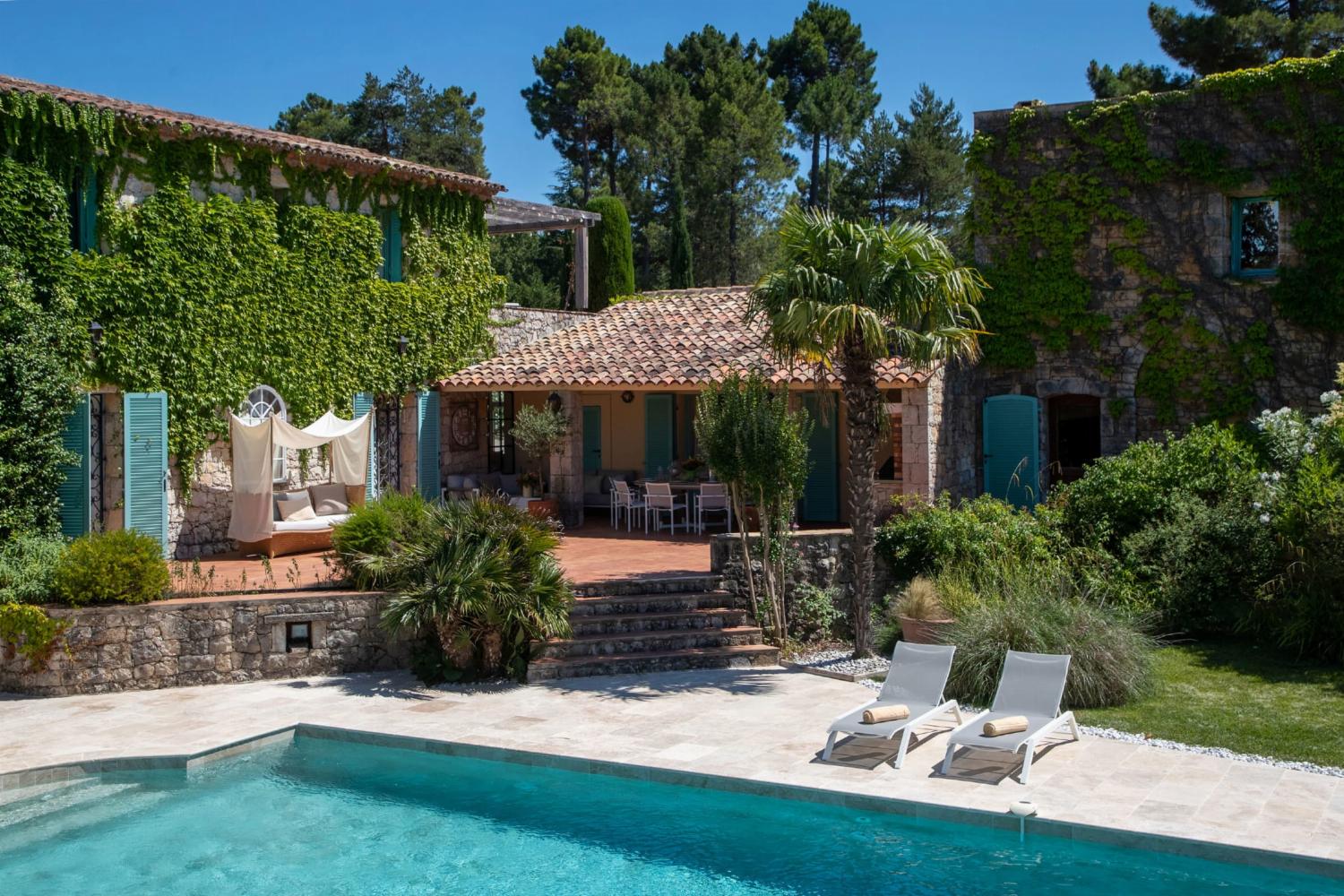 Holiday home in Provence with private heated pool