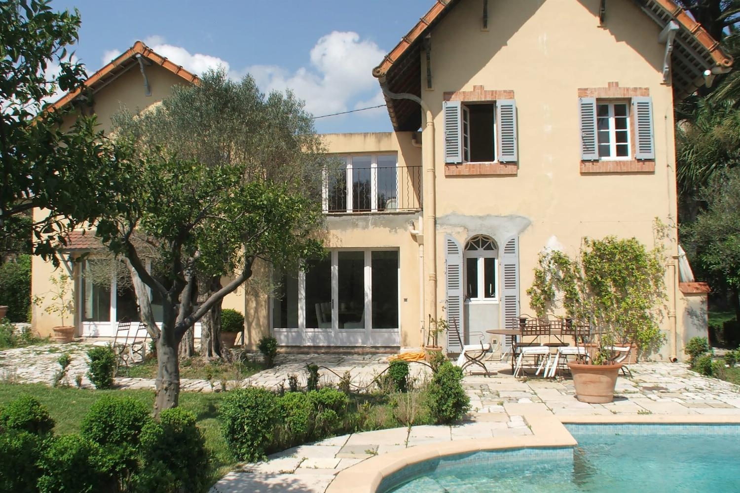 Holiday home in Provence with private pool