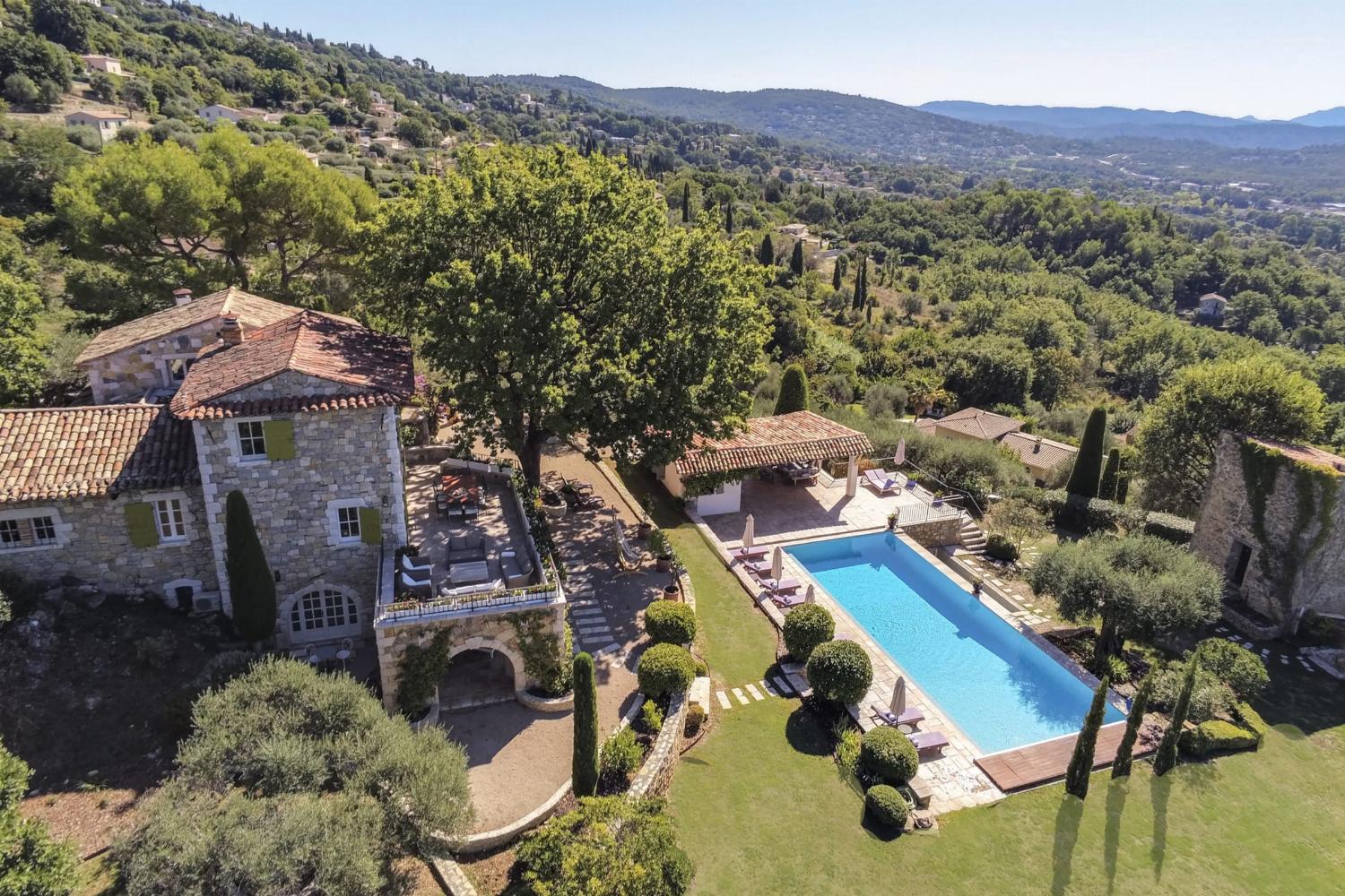 Holiday home in Provence with private heated pool
