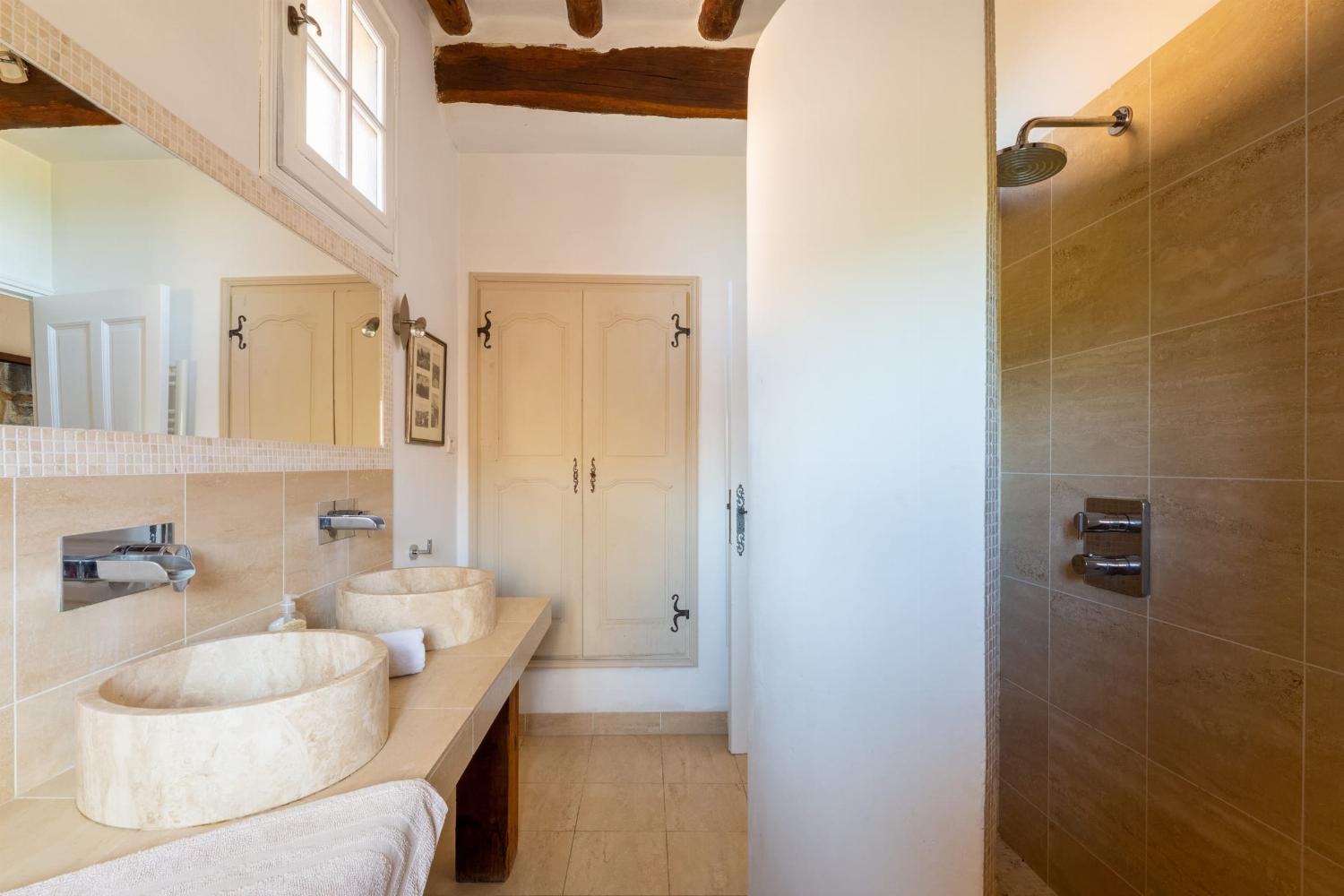 Bathroom | Holiday home in Provence